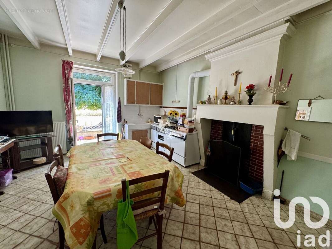 Maison 270 m² à Bessac  - photo 8