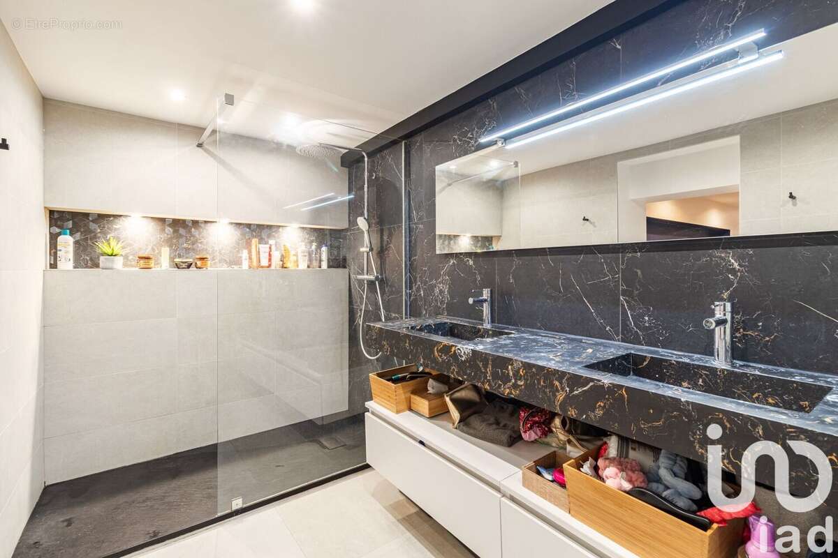 Photo 6 - Maison à SURESNES