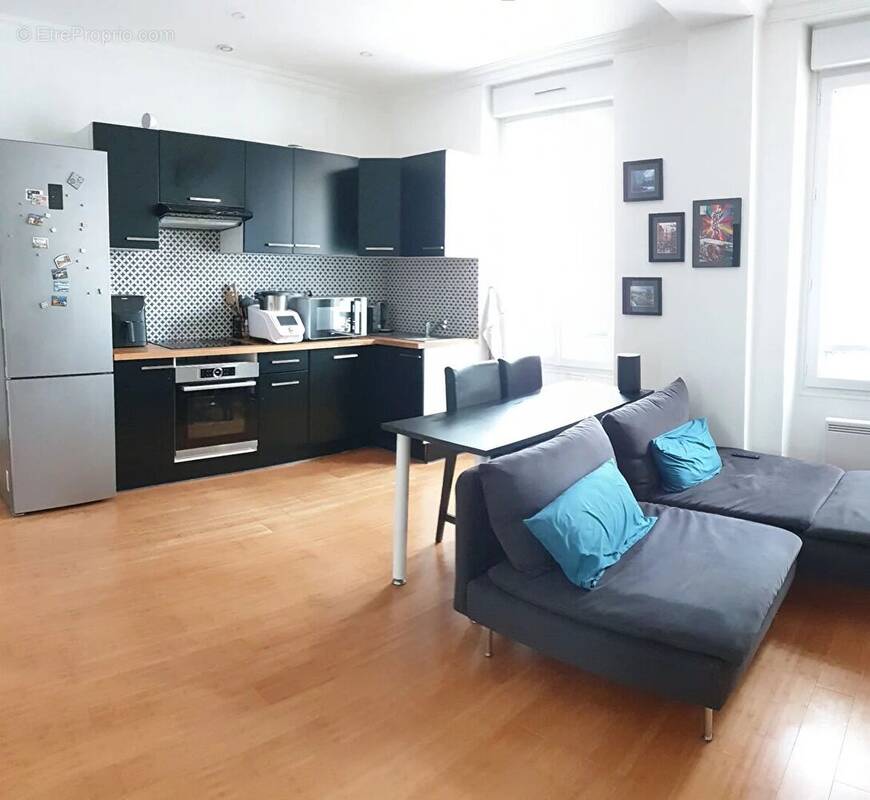Appartement à CHARENTON-LE-PONT