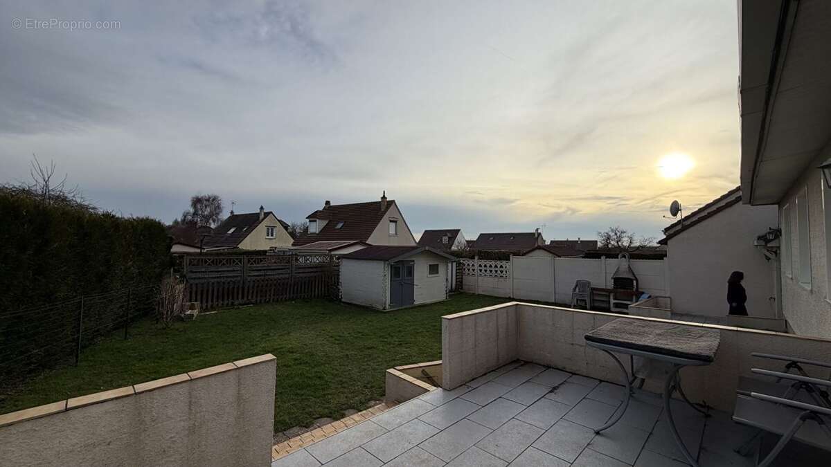 59585279b.jpg - Maison à NEUILLY-EN-THELLE