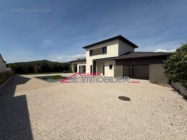 Maison à CHARMES-SUR-RHONE