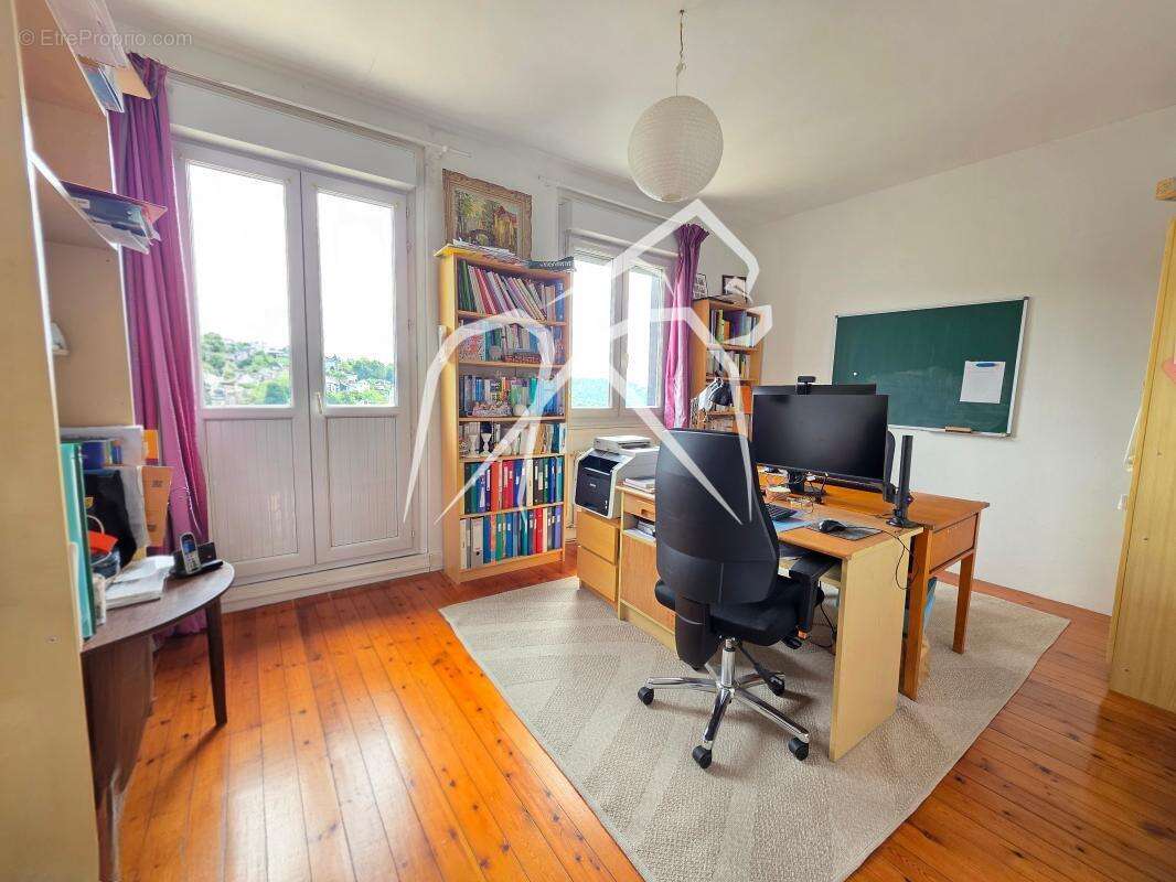 Maison de caractère JOUVENET   121 M²   4 Chambres  Garage - photo 11