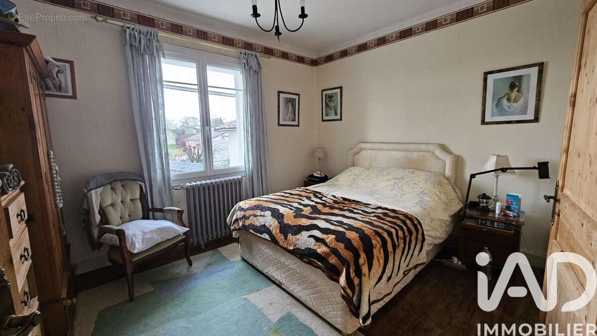 Maison 228 m² à Souvigne  - photo 8