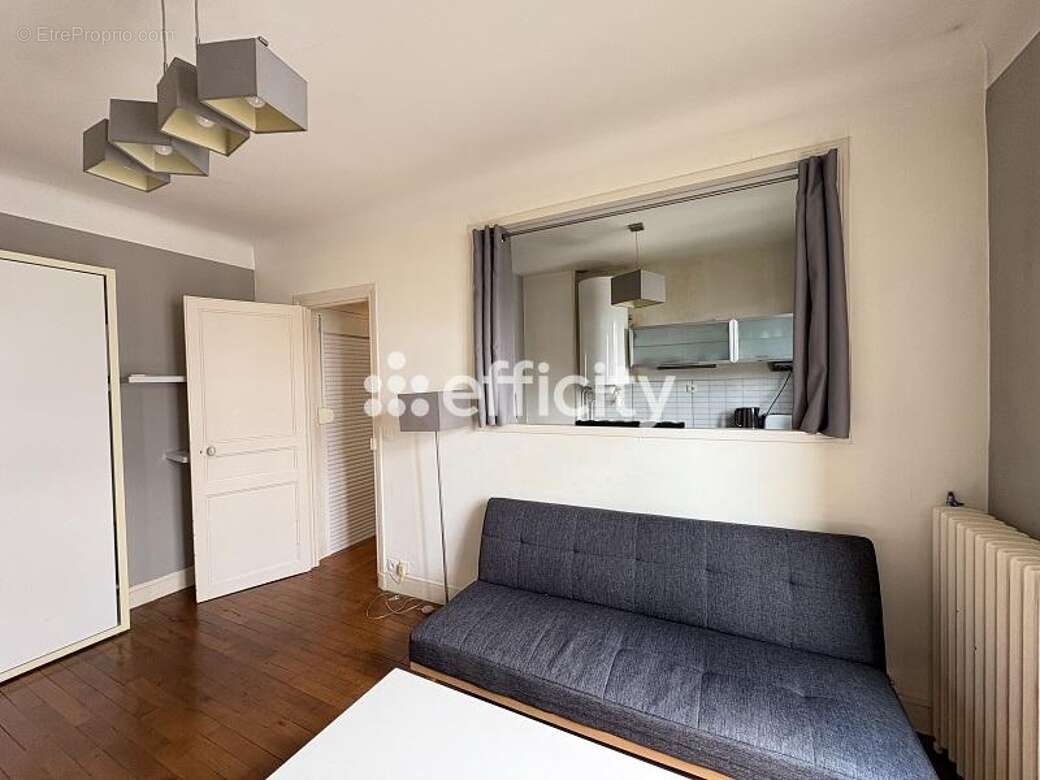 Appartement à COURBEVOIE