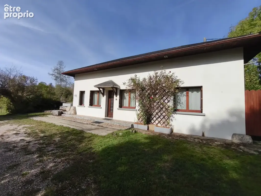 maison de plain pied avec hangar sur 5200 m2 - photo 11