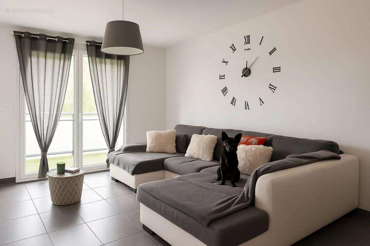 Maison à SAINT-GENIS-LAVAL