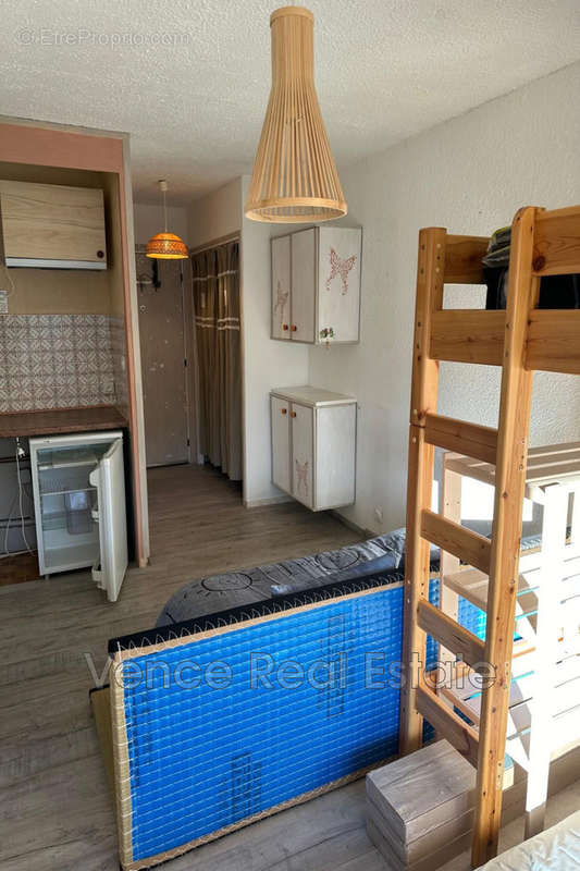 Appartement à GREOLIERES