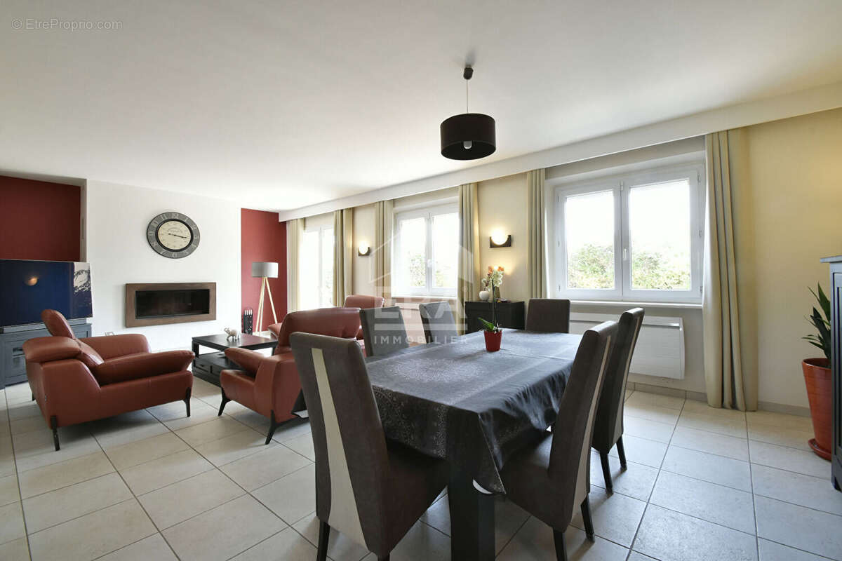 Maison à SAINT-REMY-L'HONORE