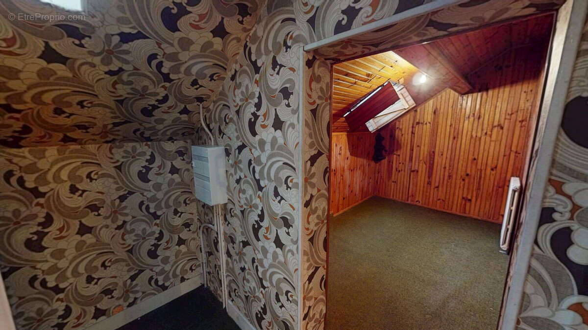 Maison à VARENNES-VAUZELLES