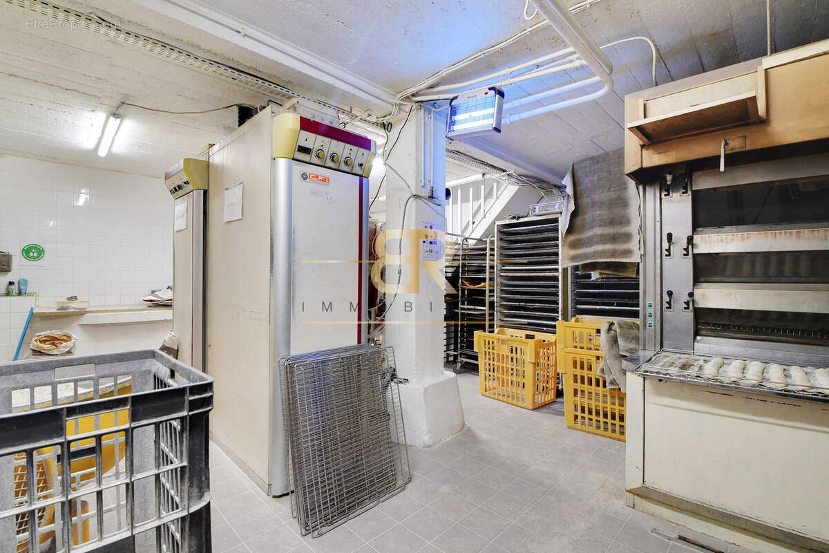 Commerce à COURBEVOIE