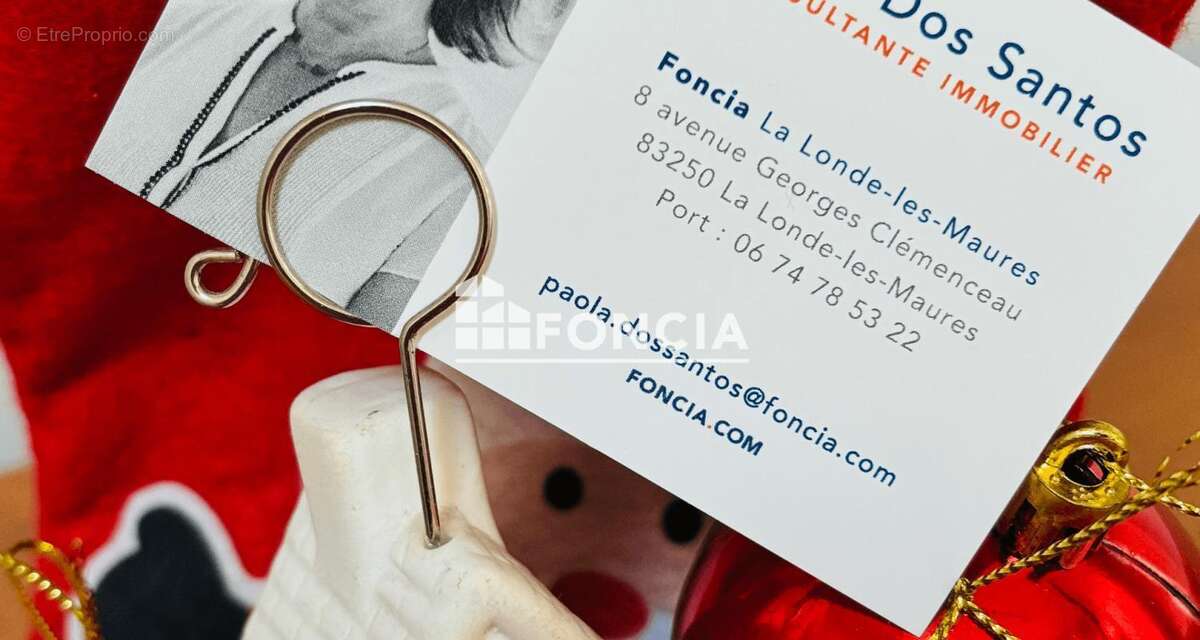 Parking à LA LONDE-LES-MAURES