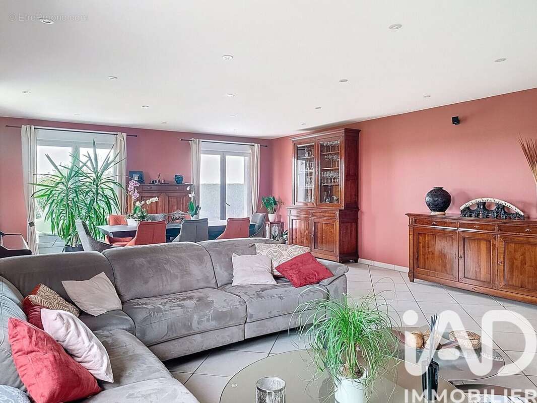 Maison 220 m² à Orcemont  - photo 3