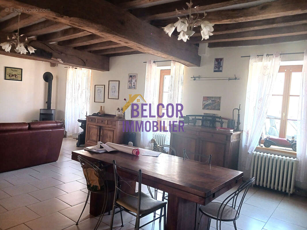 Maison à BROMEILLES