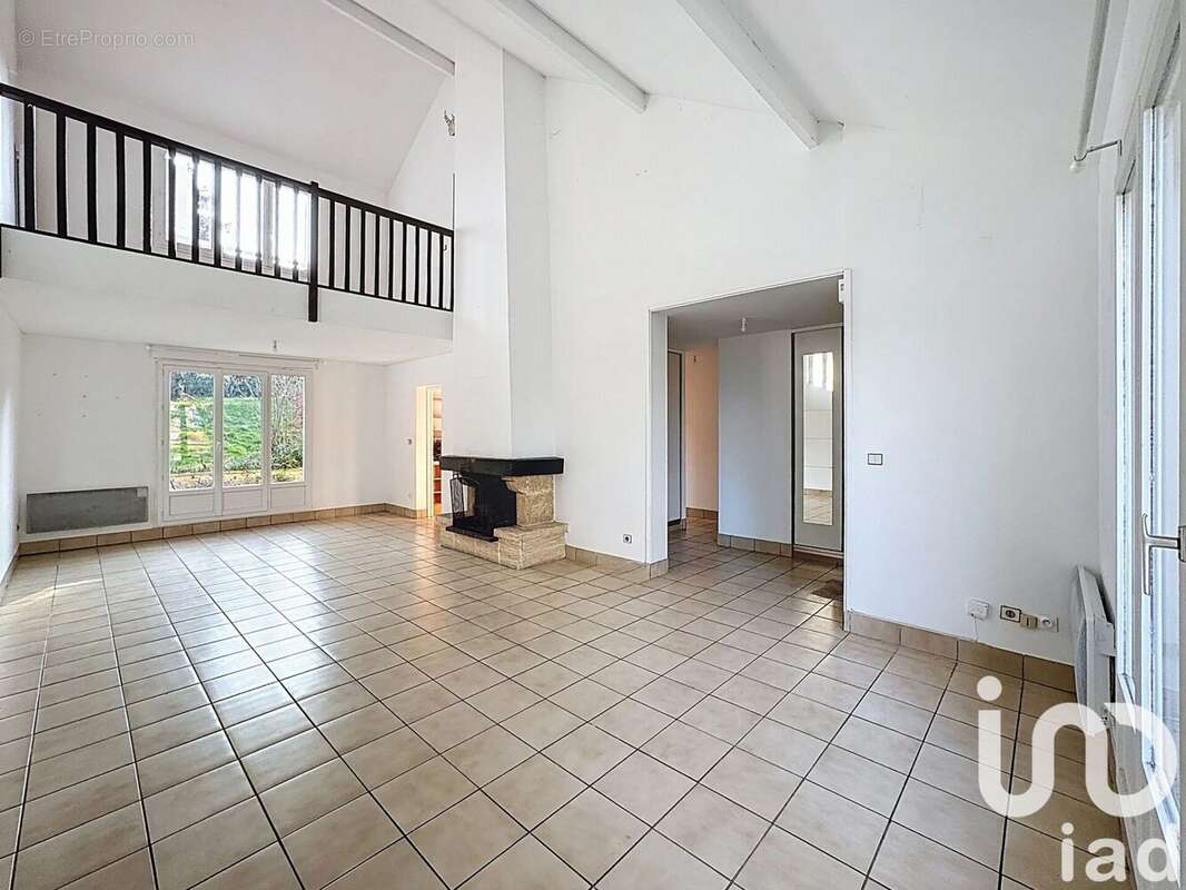 Photo 2 - Maison à LOUVECIENNES