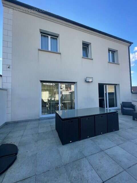 Maison à LE BLANC-MESNIL