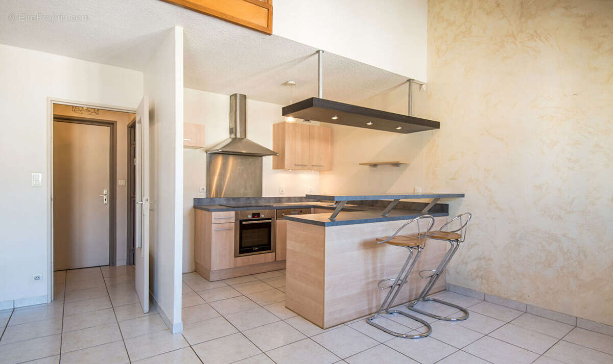 Appartement à ONET-LE-CHATEAU