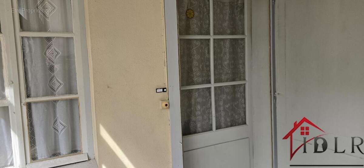 SALINS LES BAINS, Centre-Ville . Immeuble de rapport  289 m2 - photo 25