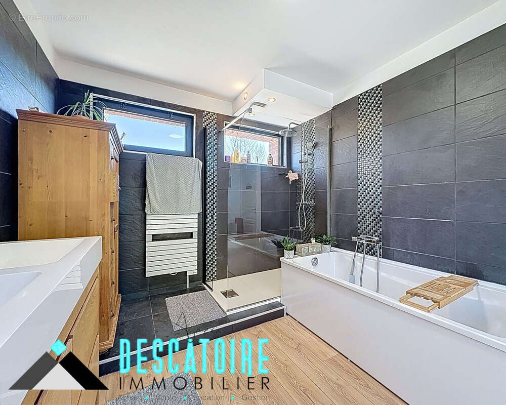 Maison à SAINT-FLORIS