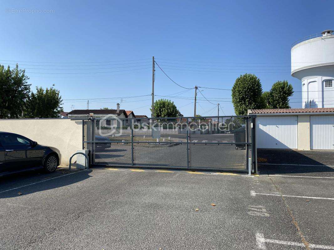 Place de stationnement extérieur - photo 4