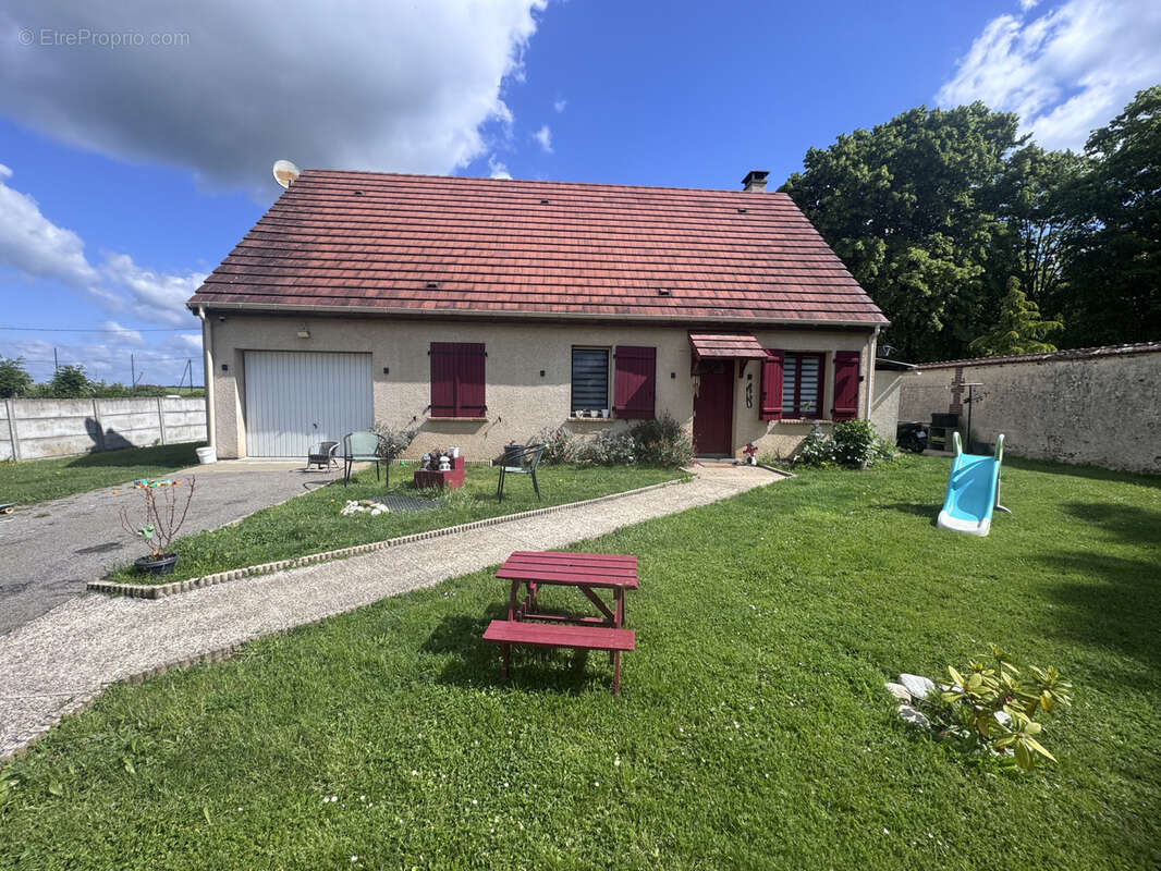 Maison à EZY-SUR-EURE