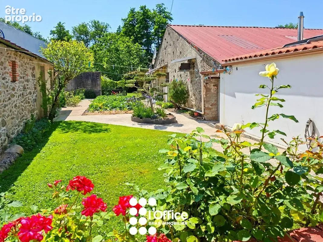 Sainte Flaive des Loups, 2 maisons avec grand terrain! - photo 13