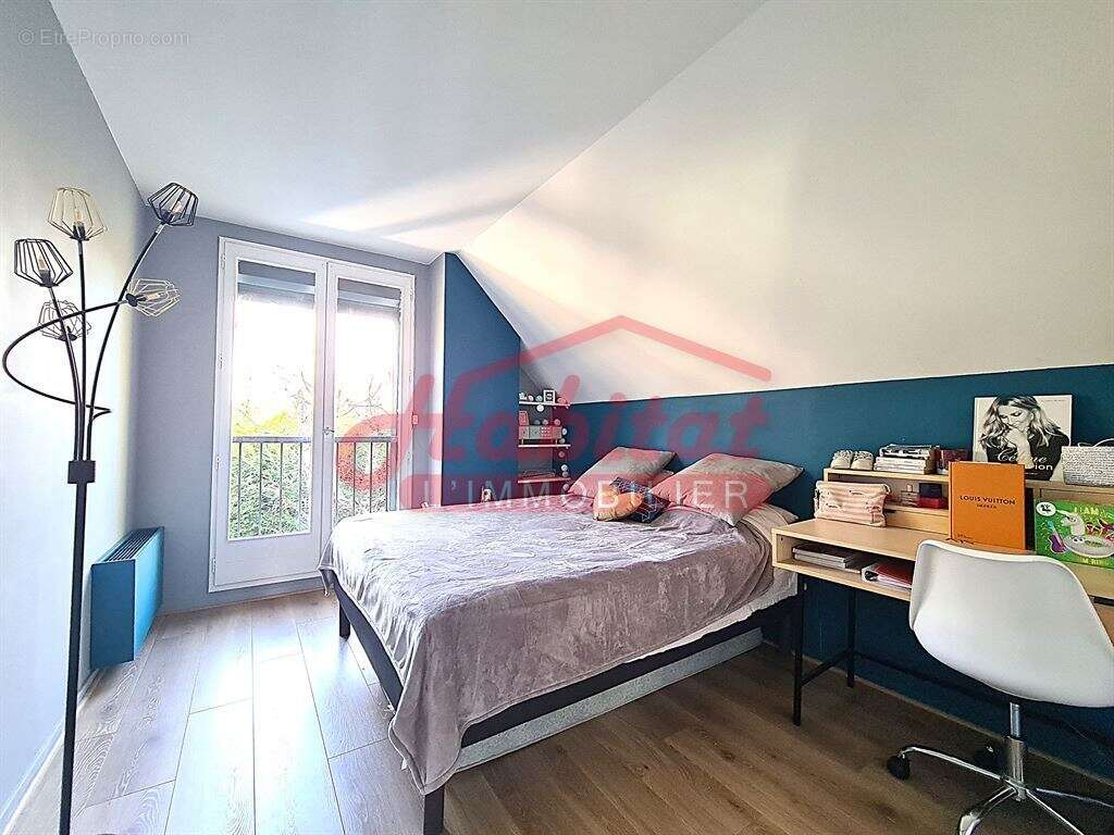 Maison 200 m² à Chelles  - photo 10