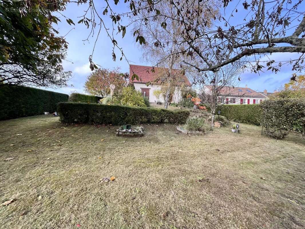 Maison à SAINT-ARNOULT-EN-YVELINES