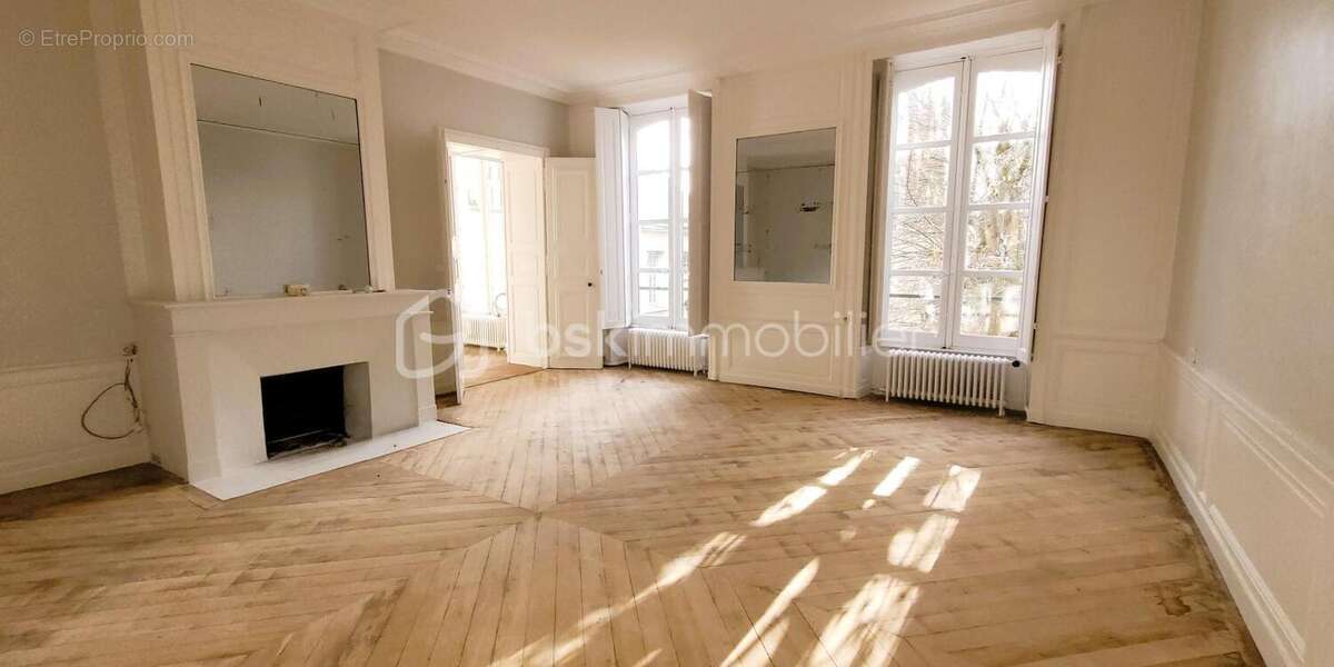 Hôtel particulier au cœur de ville / centre historique - photo 12