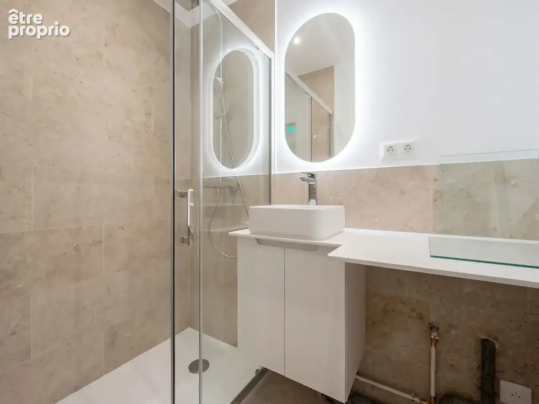 Charme de l'ancien & rénovation contemporaine ? 2 pièces de 44 m² - photo 6