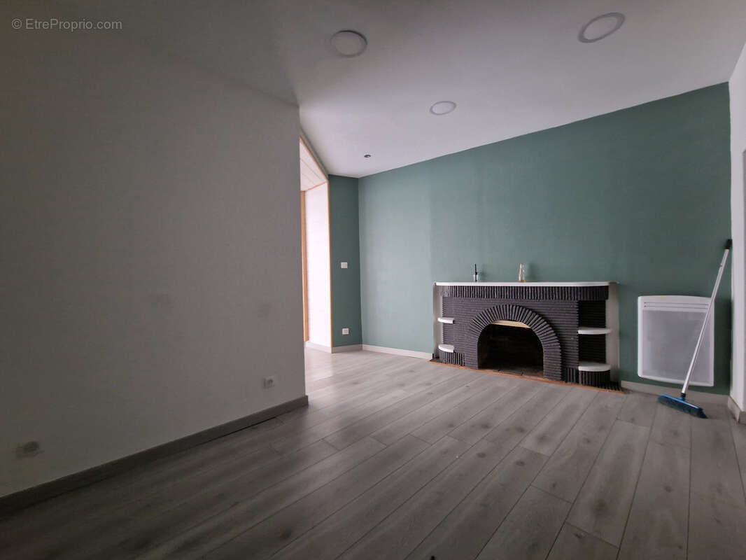 Appartement à BARBEZIEUX-SAINT-HILAIRE