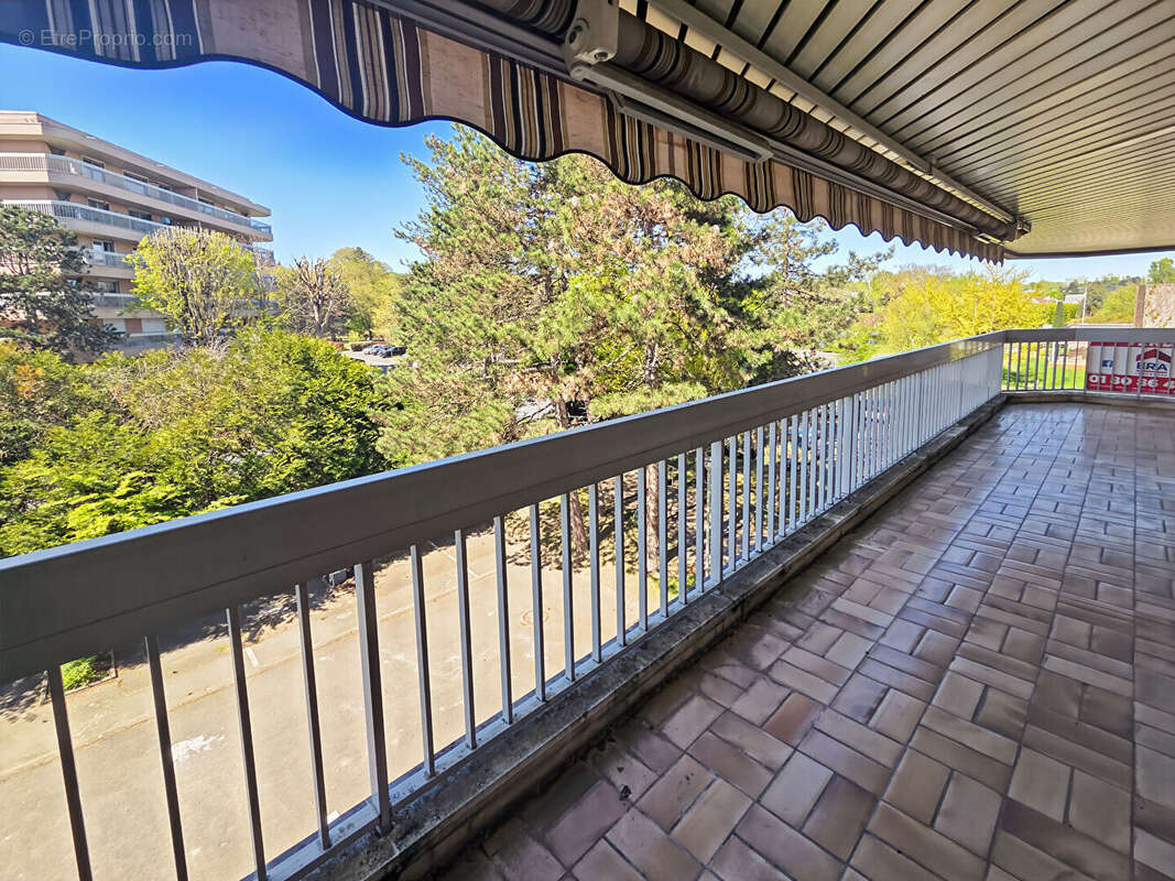 Appartement à VERRIERES-LE-BUISSON