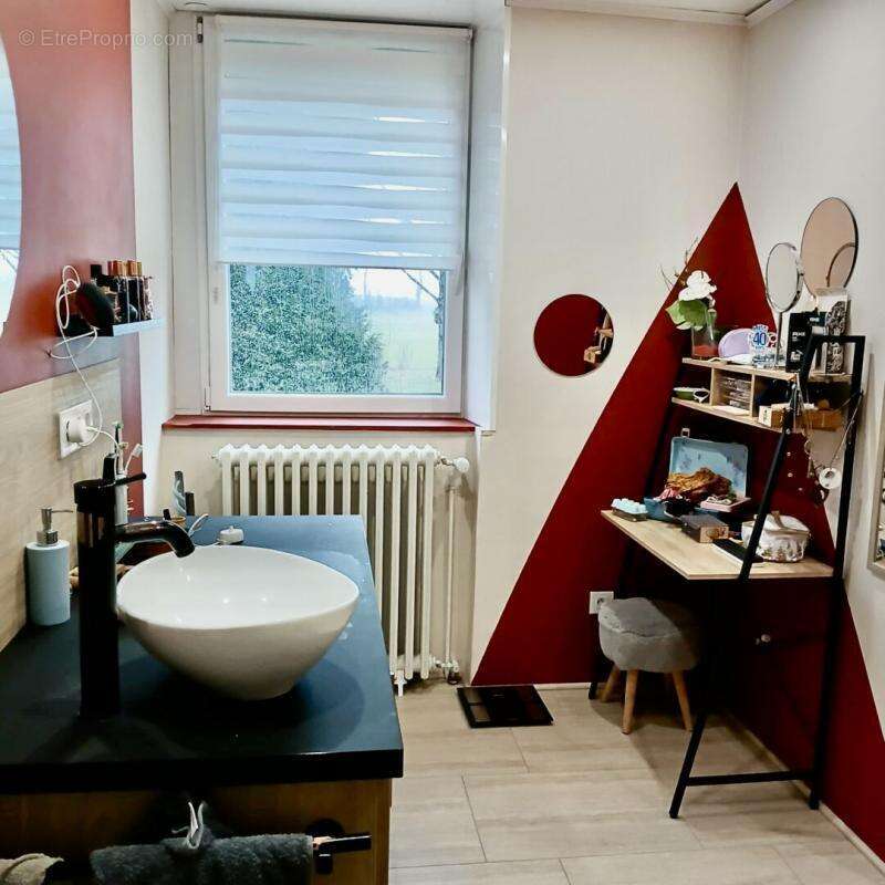 Maison à VERCEL-VILLEDIEU-LE-CAMP