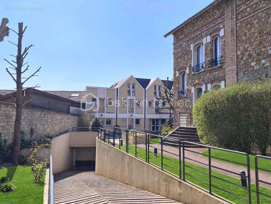 Commerce à SAINT-GERMAIN-EN-LAYE