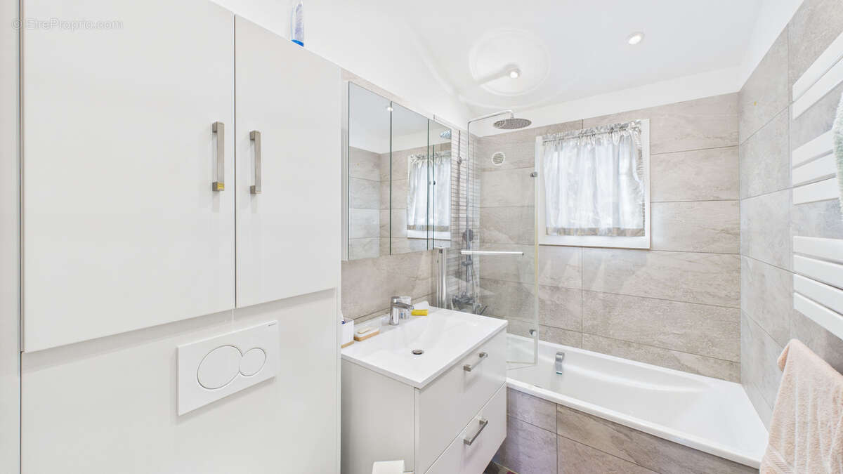 Appartement à CARQUEIRANNE