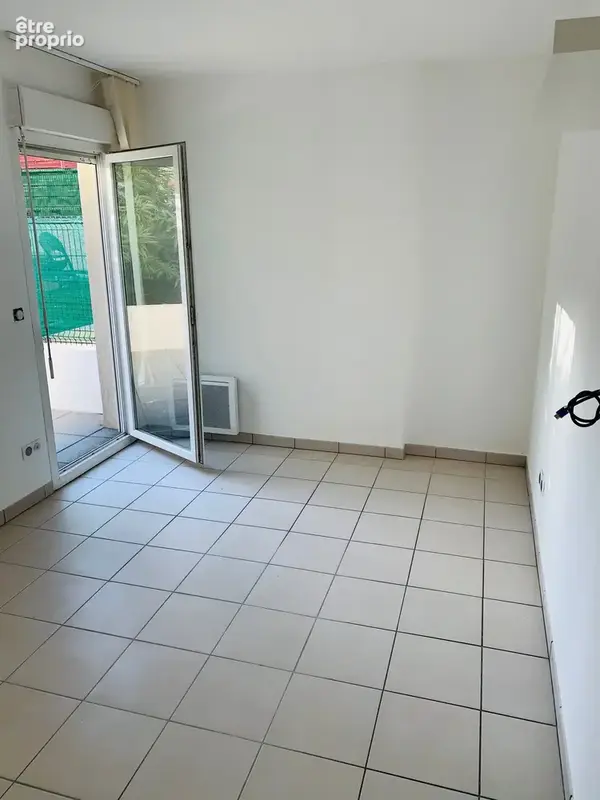 MARTIGUES , T2 en rez de jardin, garage , parking privatif - photo 4