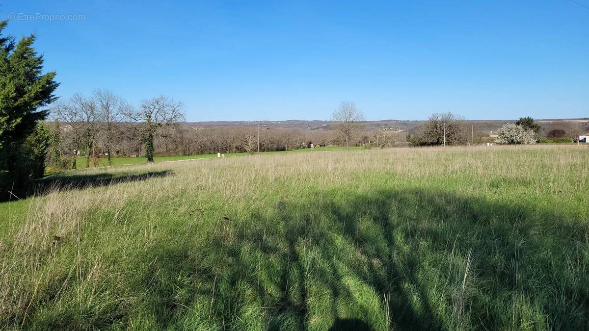 Terrain à ROQUECOR