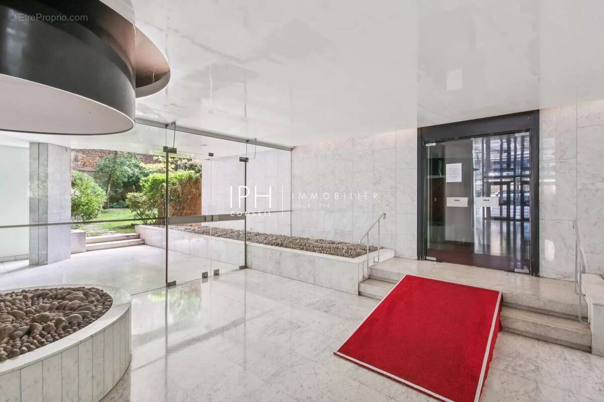 Appartement à NEUILLY-SUR-SEINE