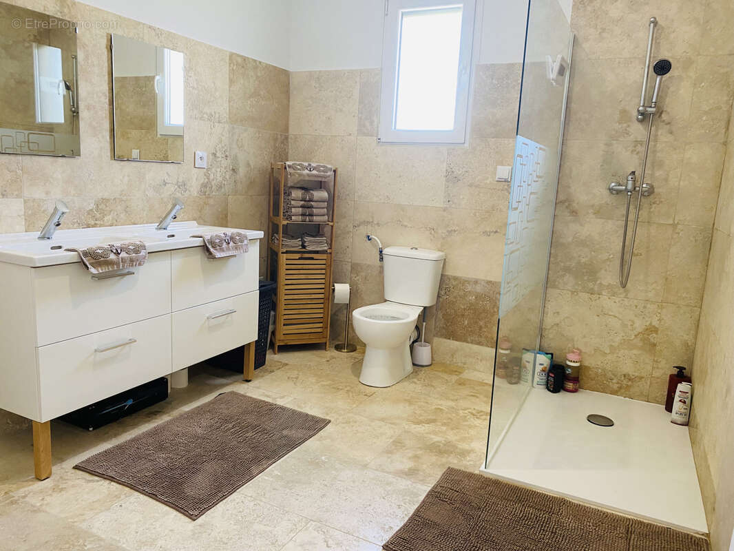 Maison à LA QUEUE-LES-YVELINES