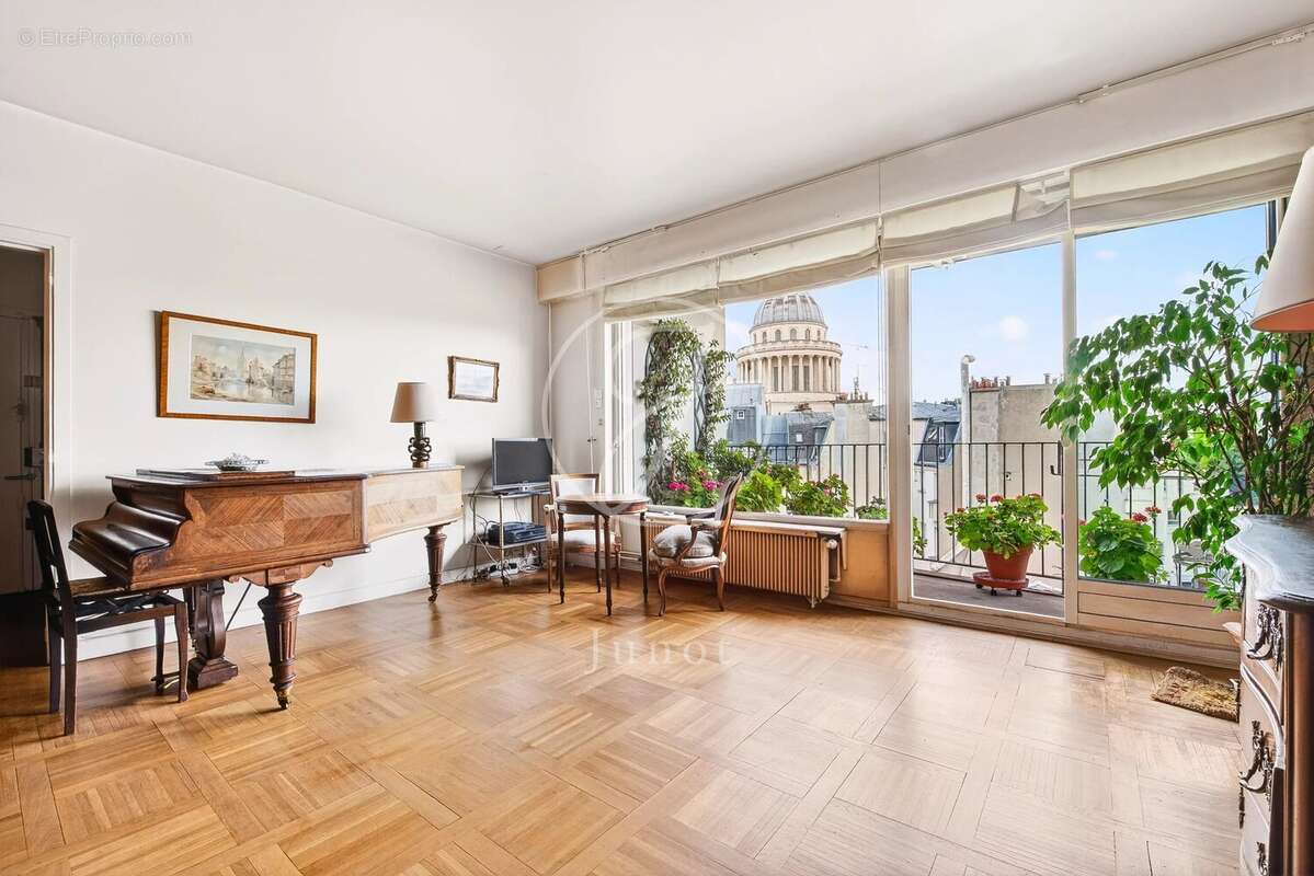 Appartement à PARIS-5E