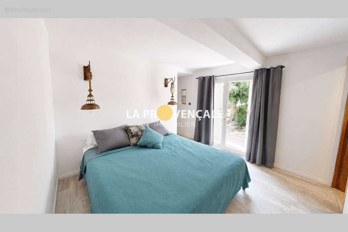 Maison 135 m² à Greasque  - photo 8