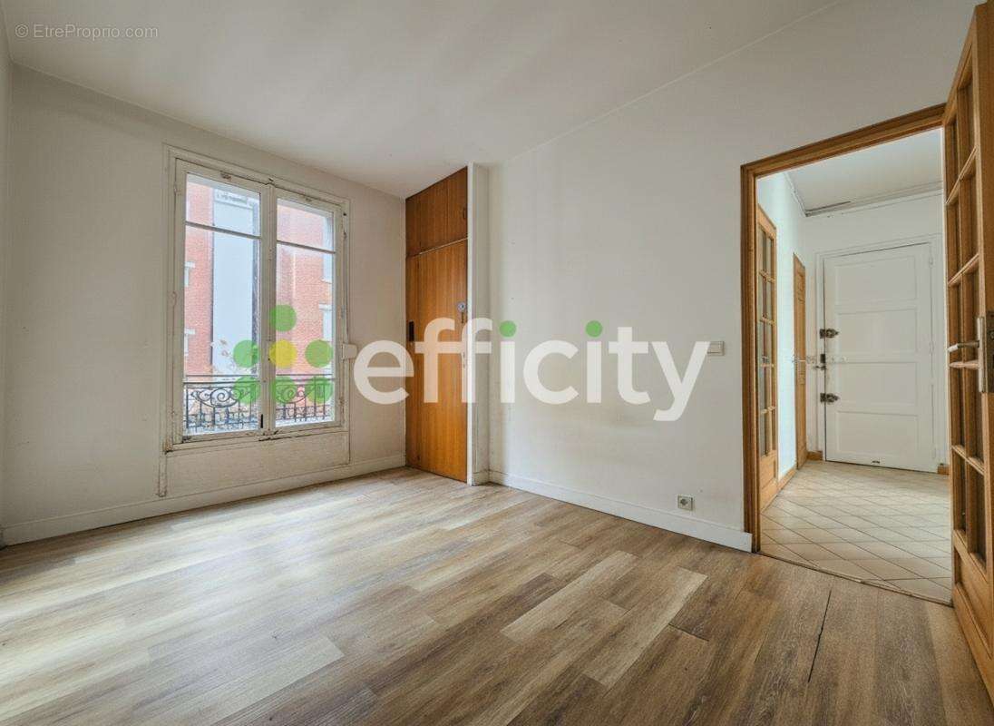 Appartement à PARIS-14E