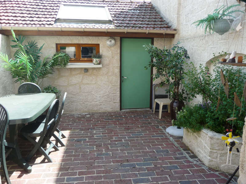 Charmante maison de ville à Pierrelaye, entre histoire et modernité - photo 6