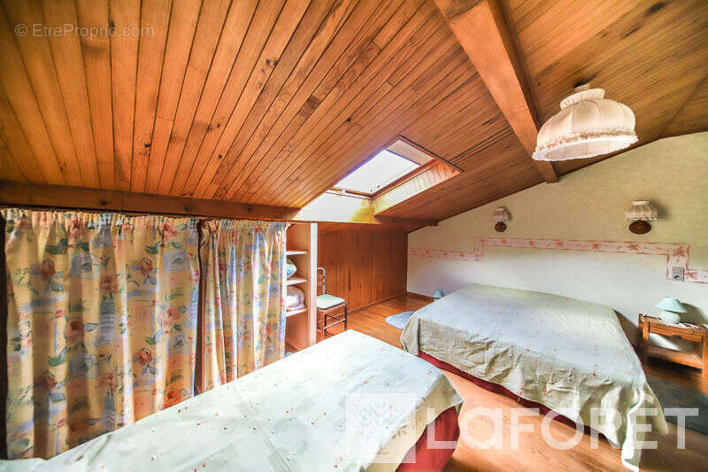 **MAISON TYPE 9 sur TERRAIN de 2600m² - EMBRUN - 9 pièces - photo 18