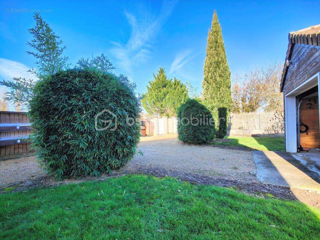 Maison à BAZAINVILLE