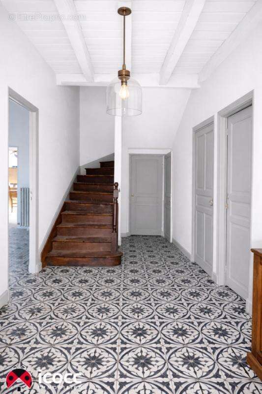 Maison 185 m² à Saint-Etienne-De-Brillouet  - photo 5
