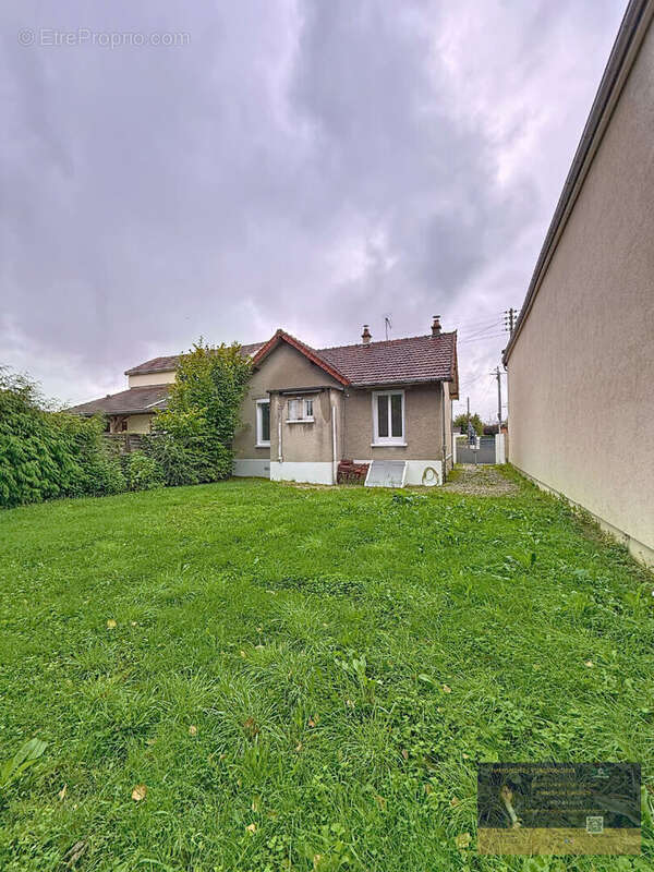 Maison à SAINT-JULIEN-LES-VILLAS