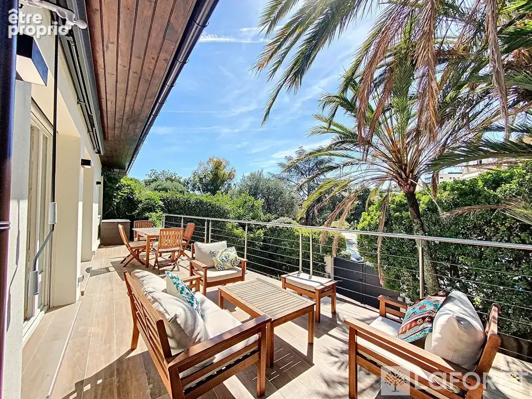 Villa  à côté de Monaco avec magnifique éxterieur,  double garage  et plusieurs places de parkings - photo 10