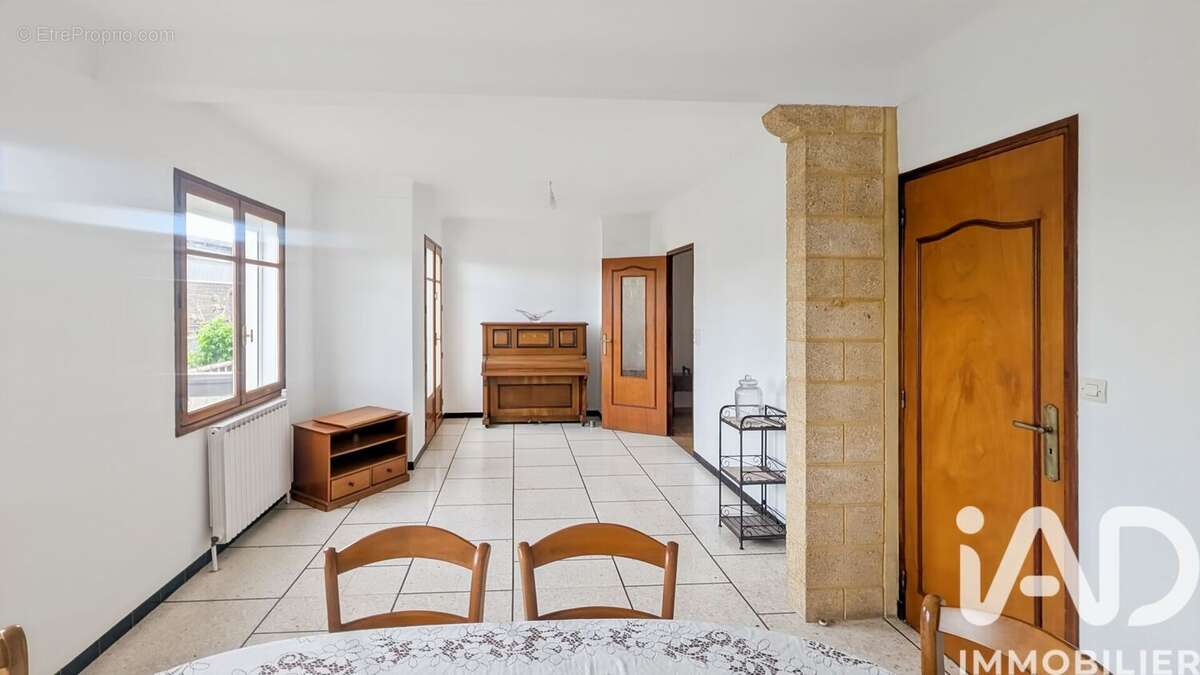 Photo 3 - Maison à ROQUEMAURE