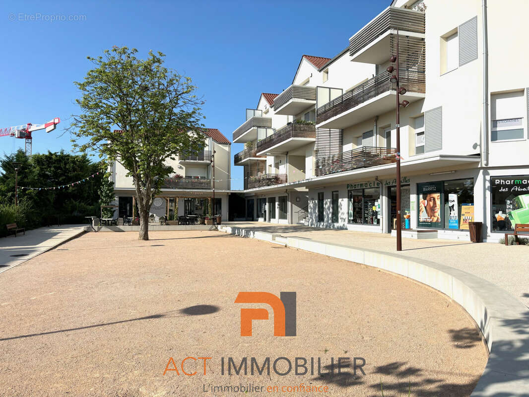 Commerce à FLEURIEUX-SUR-L'ARBRESLE