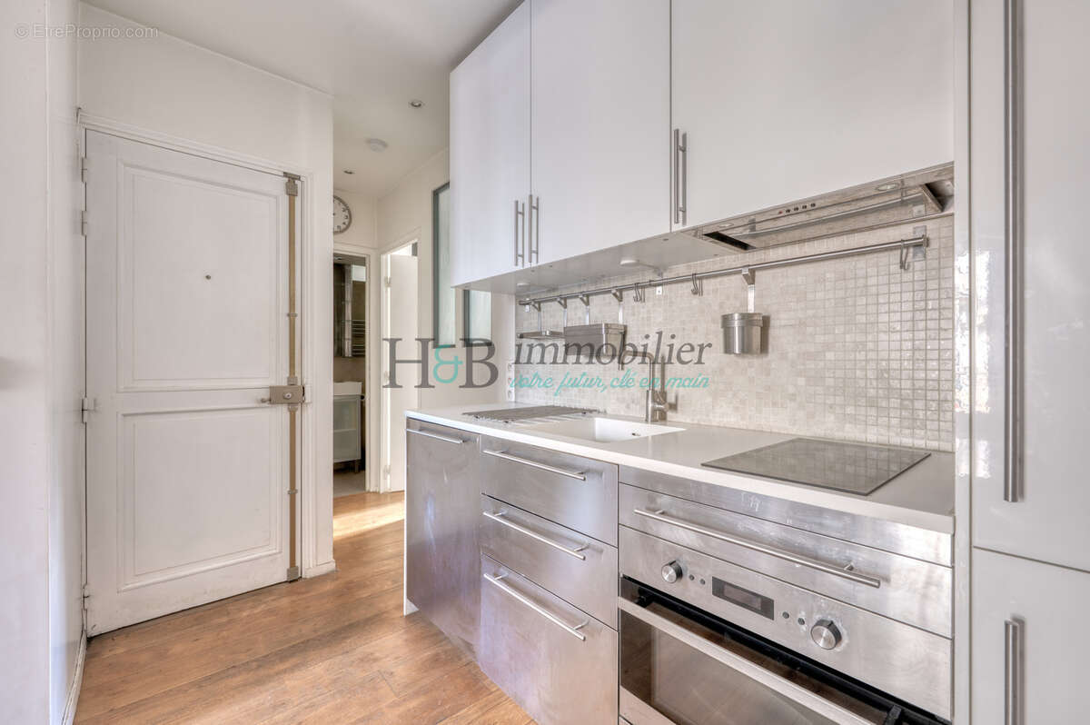 Appartement à PARIS-17E